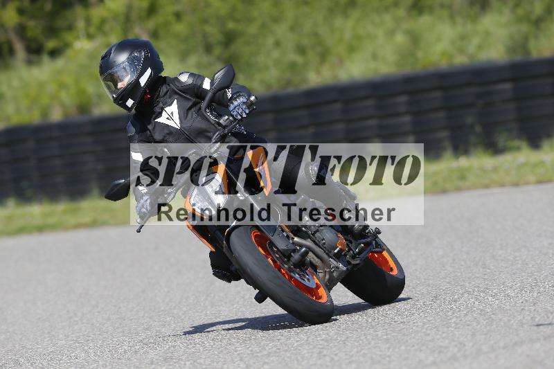 Archiv-2025/09 22.04.2025 Cornu Master School ADR/rot-rouge/1